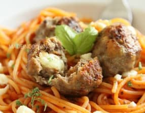 Boulettes de viande farcies à la mozzarella