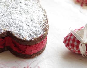 Coeurs glacés aux fruits rouges-chocolat