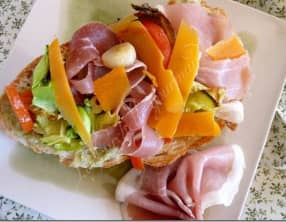 Tartine à la purée d'artichaut, Mimolette et Légumes grillés