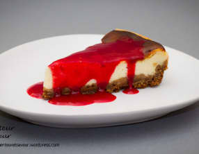 Cheesecake aux spéculoos et son coulis de framboise