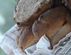 Petits pains à la farine de châtaigne et aux dés de figues sèches