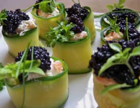 maki de courgettes au philadelphia ciboulette et à la truite fumée