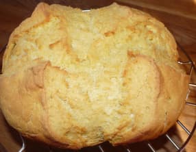 Pain aux farines de maïs et de blé