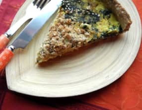 Tarte crumble aux épinards, tofu et quinoa