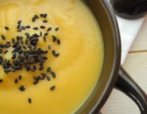 Velouté de rutabaga et de courge à l’amande