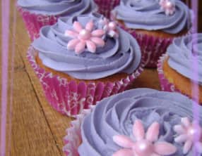Cupcakes à la pistache et coeur aux fruits rouges