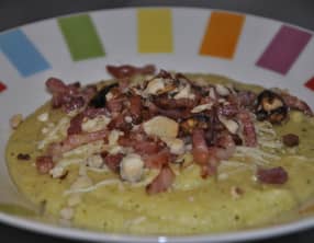 Purée de polenta à la courgette et aux noisettes