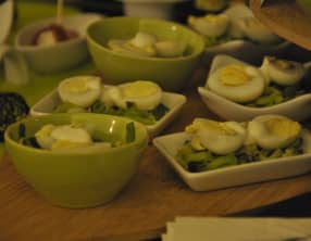 Oeufs de caille sur lit de poireau