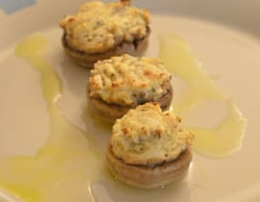 Champignons farcis au fromage frais et basilic, sauce citronnée
