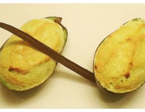 Soufflé chaud d’avocat vanillé au coeur de chocolat