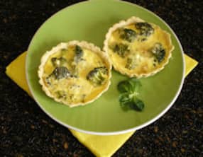 Tartelettes aux oignons et brocolis