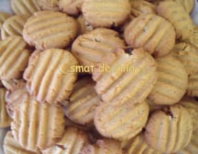 Biscuits pâte d'arachide et raisins secs