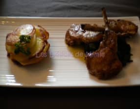 Côtes d’agneau en croûte de parmesan, pommes Anna, jeunes pousses d'épinards