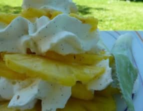 Mille Feuilles d'Ananas et Chantilly à la Vanille