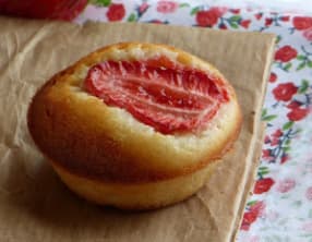 Financiers aux fraises et géranium