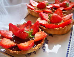 Tartelettes choco fraises à la confiture de clémentines corses
