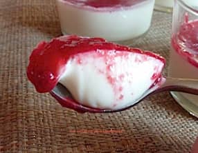 Panacotta vanille et framboises