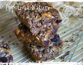 Barres céréales chocolatées maison aux fruits rouges