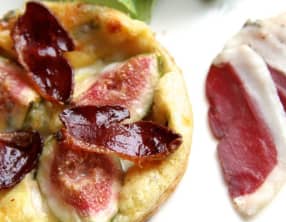 Clafoutis aux figues et au Gorgonzola, chips de magret de canard