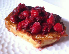 Brioche perdue sous ses framboises caramélisées à la plancha