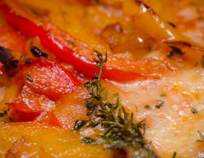 Pizza aux 2 poivrons et thym de mon balcon