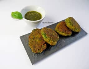 Nuggets de feuilles de blettes au poivre rouge sauce pesto