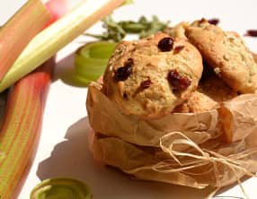 Biscuits à la rhubarbe, aux cranberries et à la verveine