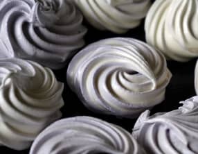 Monter des blancs au sucre