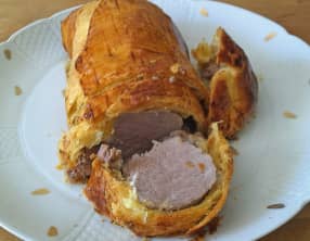 Filet mignon en croûte ,sauce au poivre vert