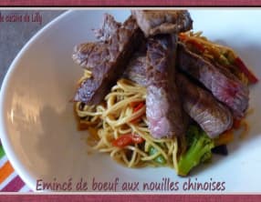 Emincé de boeuf aux nouilles chinoises