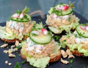 Tartines de saumon aux écrevisses