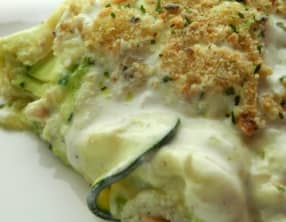 Gratin de ravioles courgettes, truite fumée ail des ours