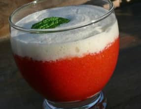 Soupe de fraise et sa mousse safranée