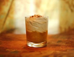 Compotée de mangues caramélisées et chantilly vanille