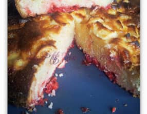 Un gâteau pommes-pralines roses