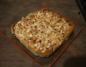Gâteau croquant à la framboise et aux amandes