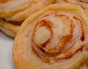 Feuilletés au bacon et à l'emmental