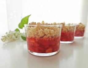 Crumble fraises fraîches et noix de coco