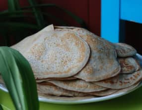 Crèpes à la banane et lait d'amande