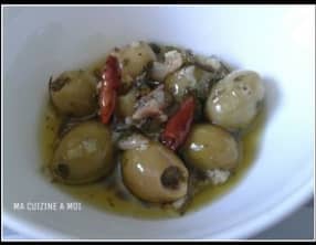 Olives marinées maison