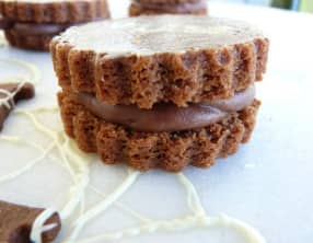 Biscuits au chocolat, fourrés au chocolat