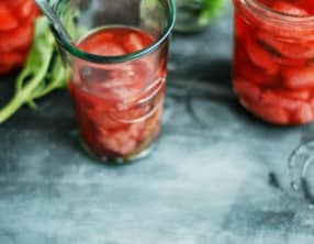 Fraises au sirop et basilic