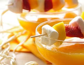 Cocktails exotique et sa brochette de chamallows