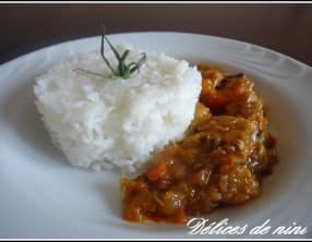 Riz au lait de coco accompagné d'une sauce ratatouille