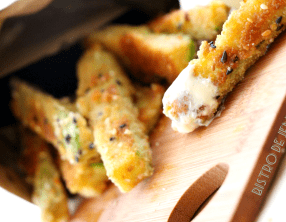Frites de courgettes au parmesan, graines et herbes de Provence