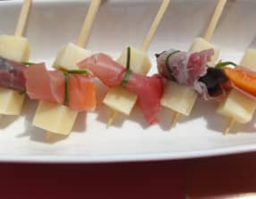 Brochettes apéritives aux pruneaux et abricots