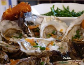 Huîtres de Bouin à la poutargue et salicorne
