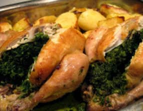 Coquelets farcis aux herbes, à la polonaise