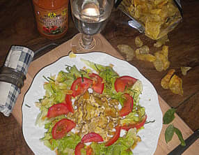 Tortilla chipsement croquante et salade vinaigrée