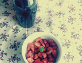 Salade de Fraises au Pineau et au Basilic